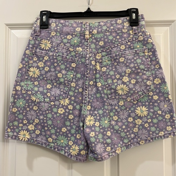Zara ladies shorts - Picture 2 of 6